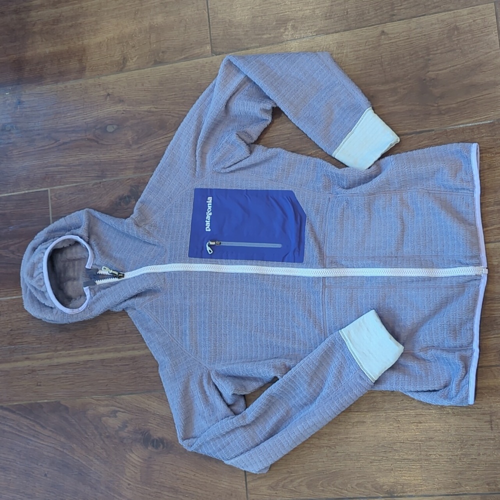 Patagonia XS Mauve Gray Reversible Hooded Sweater Jacket